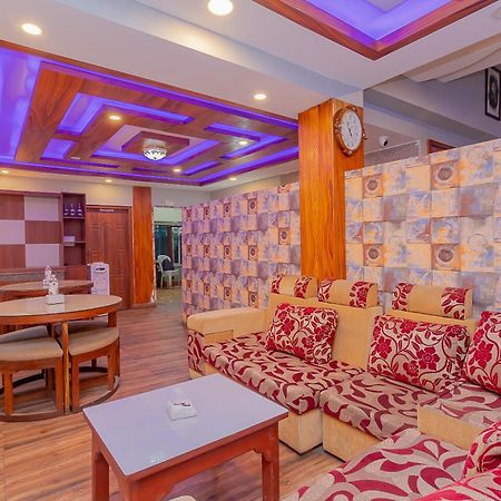 Oyo 799 Hotel Tik Tok Pvt Ltd. Kathmandu Buitenkant foto