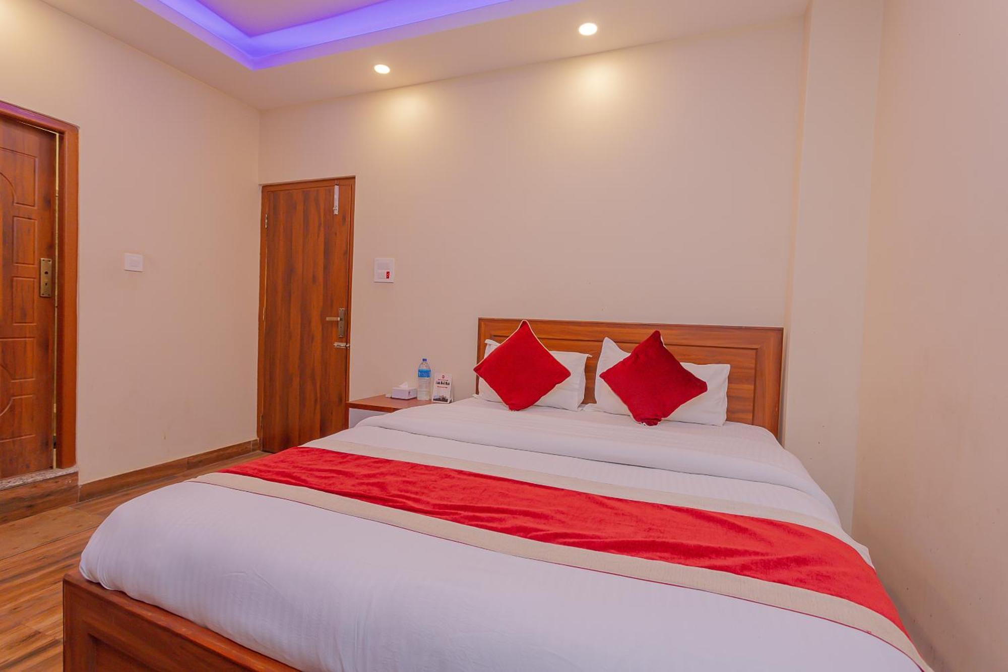 Oyo 799 Hotel Tik Tok Pvt Ltd. Kathmandu Buitenkant foto