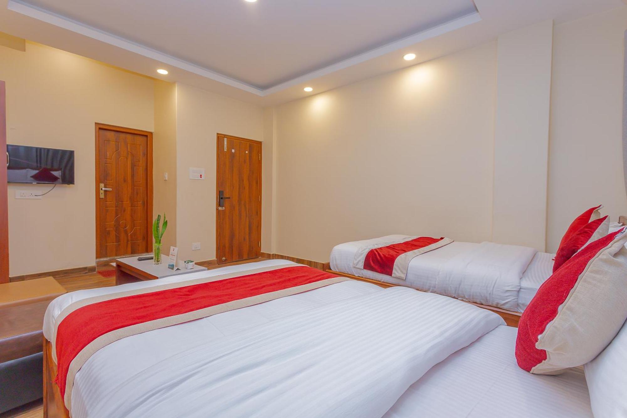 Oyo 799 Hotel Tik Tok Pvt Ltd. Kathmandu Buitenkant foto