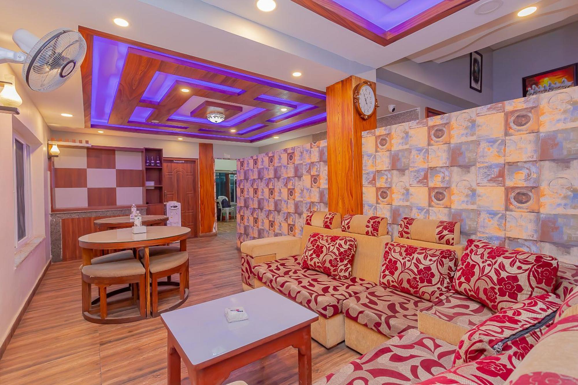 Oyo 799 Hotel Tik Tok Pvt Ltd. Kathmandu Buitenkant foto
