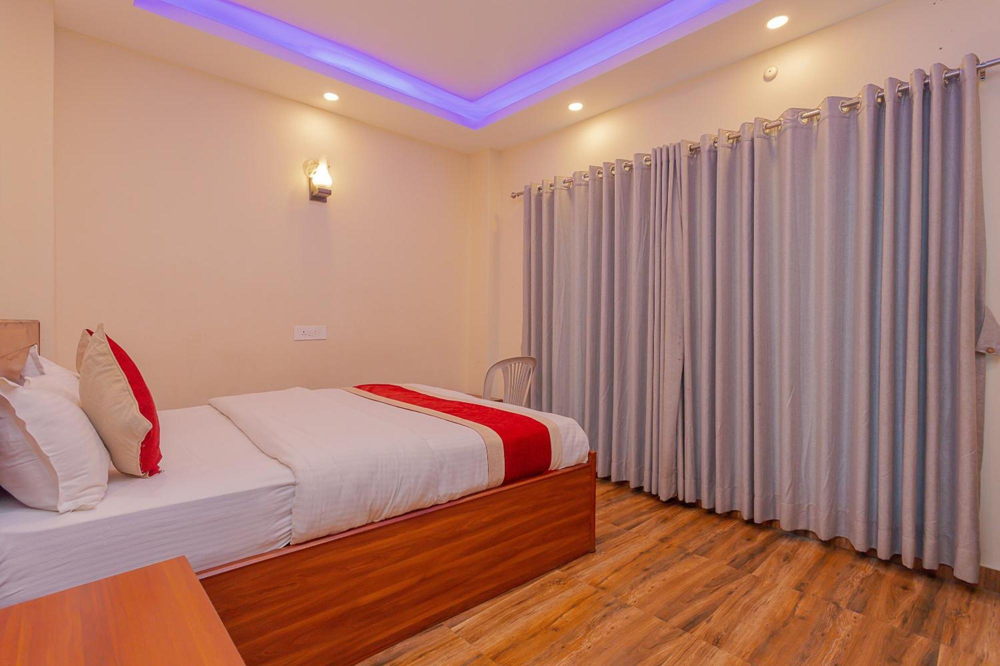 Oyo 799 Hotel Tik Tok Pvt Ltd. Kathmandu Buitenkant foto