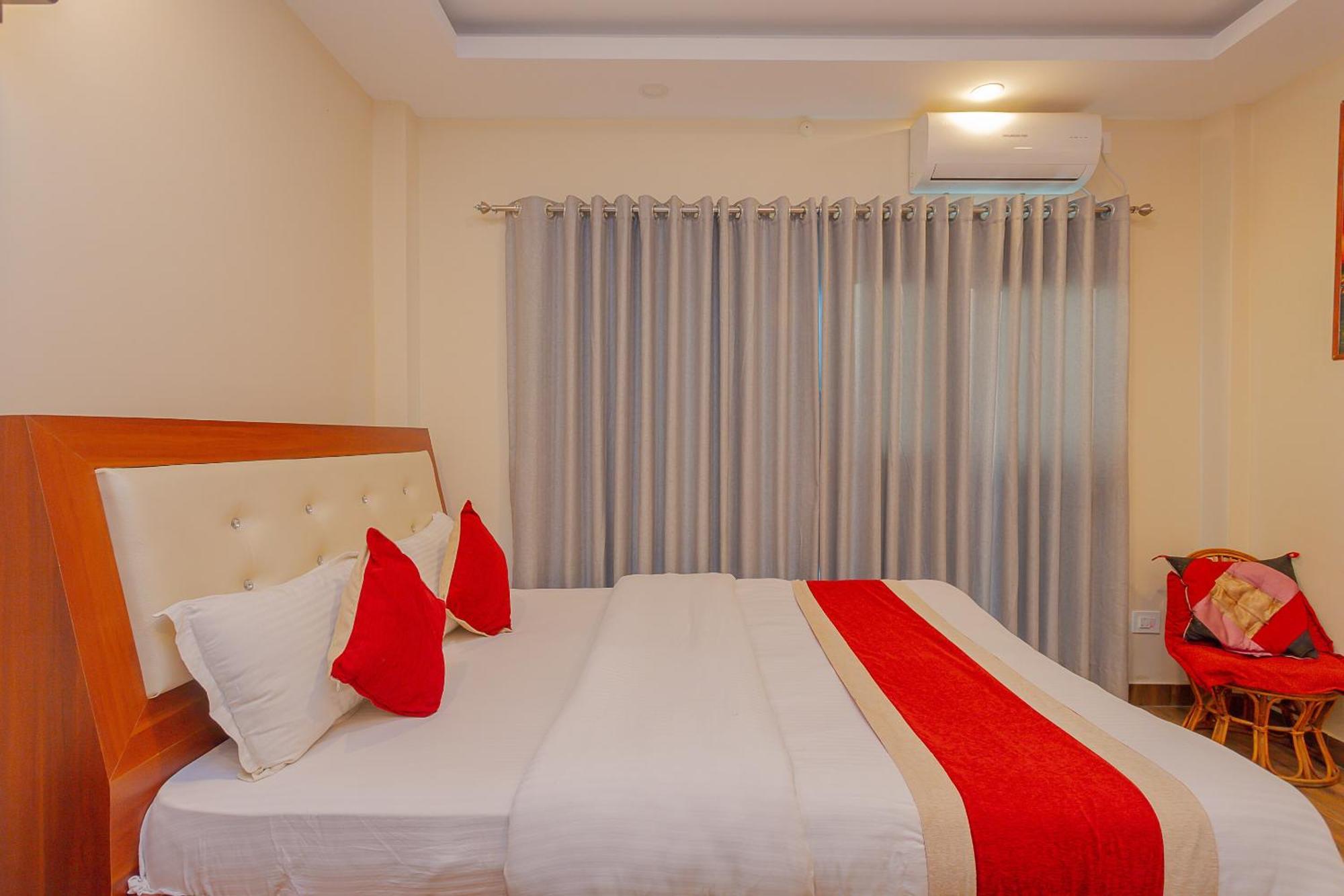 Oyo 799 Hotel Tik Tok Pvt Ltd. Kathmandu Buitenkant foto