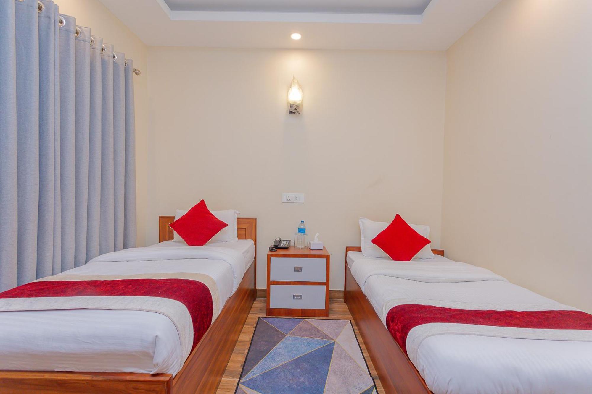 Oyo 799 Hotel Tik Tok Pvt Ltd. Kathmandu Buitenkant foto