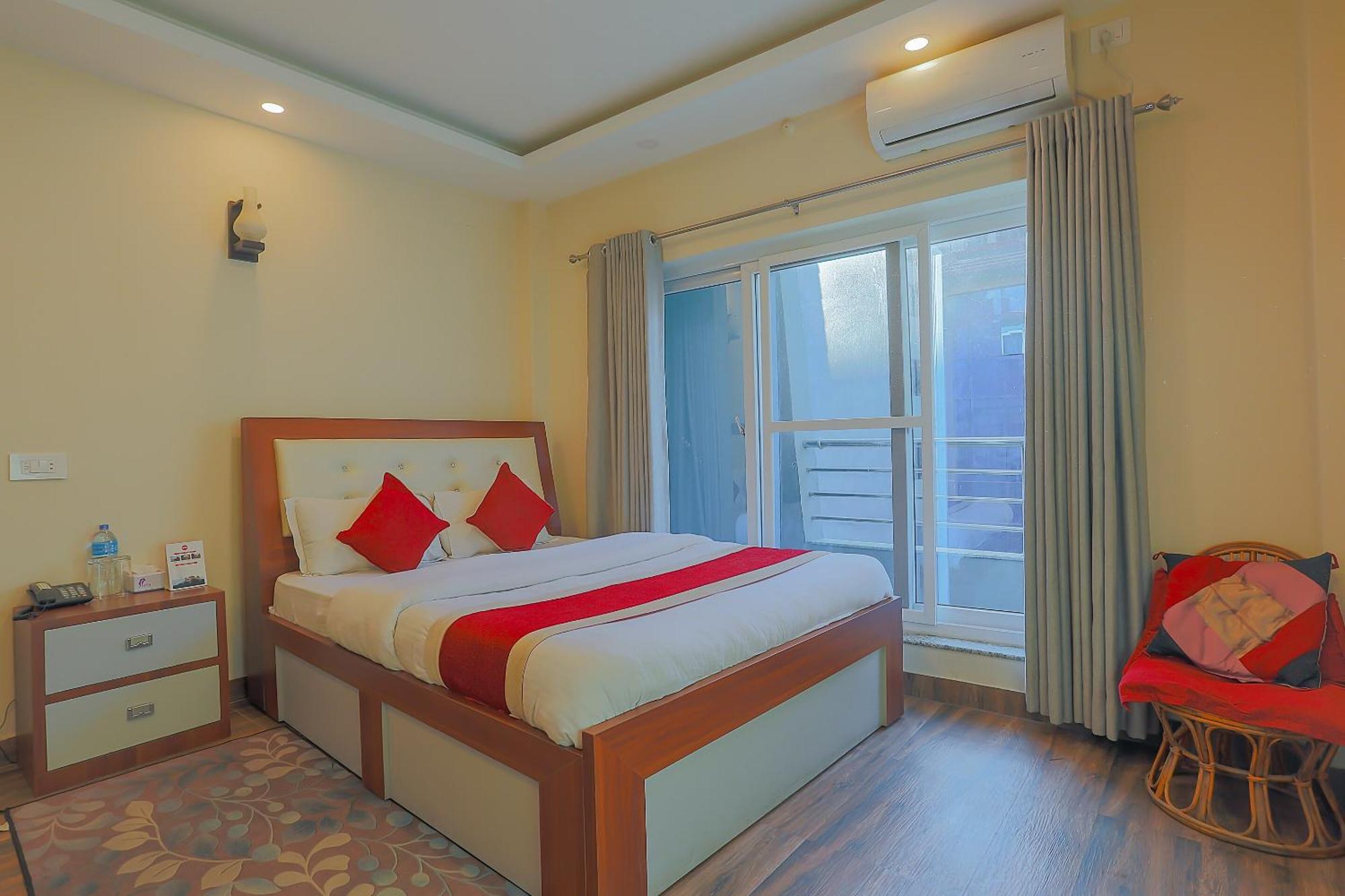 Oyo 799 Hotel Tik Tok Pvt Ltd. Kathmandu Buitenkant foto