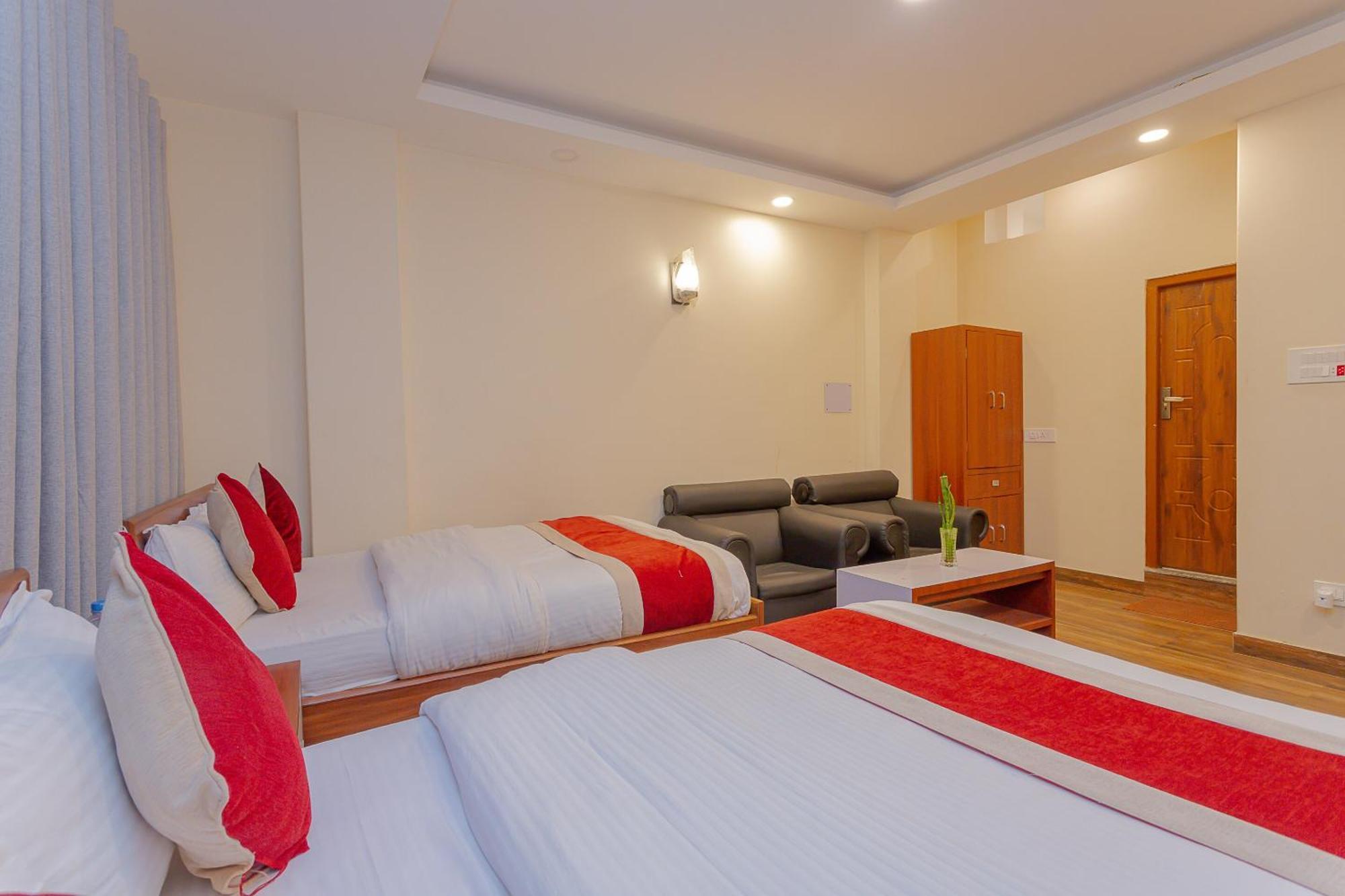 Oyo 799 Hotel Tik Tok Pvt Ltd. Kathmandu Buitenkant foto
