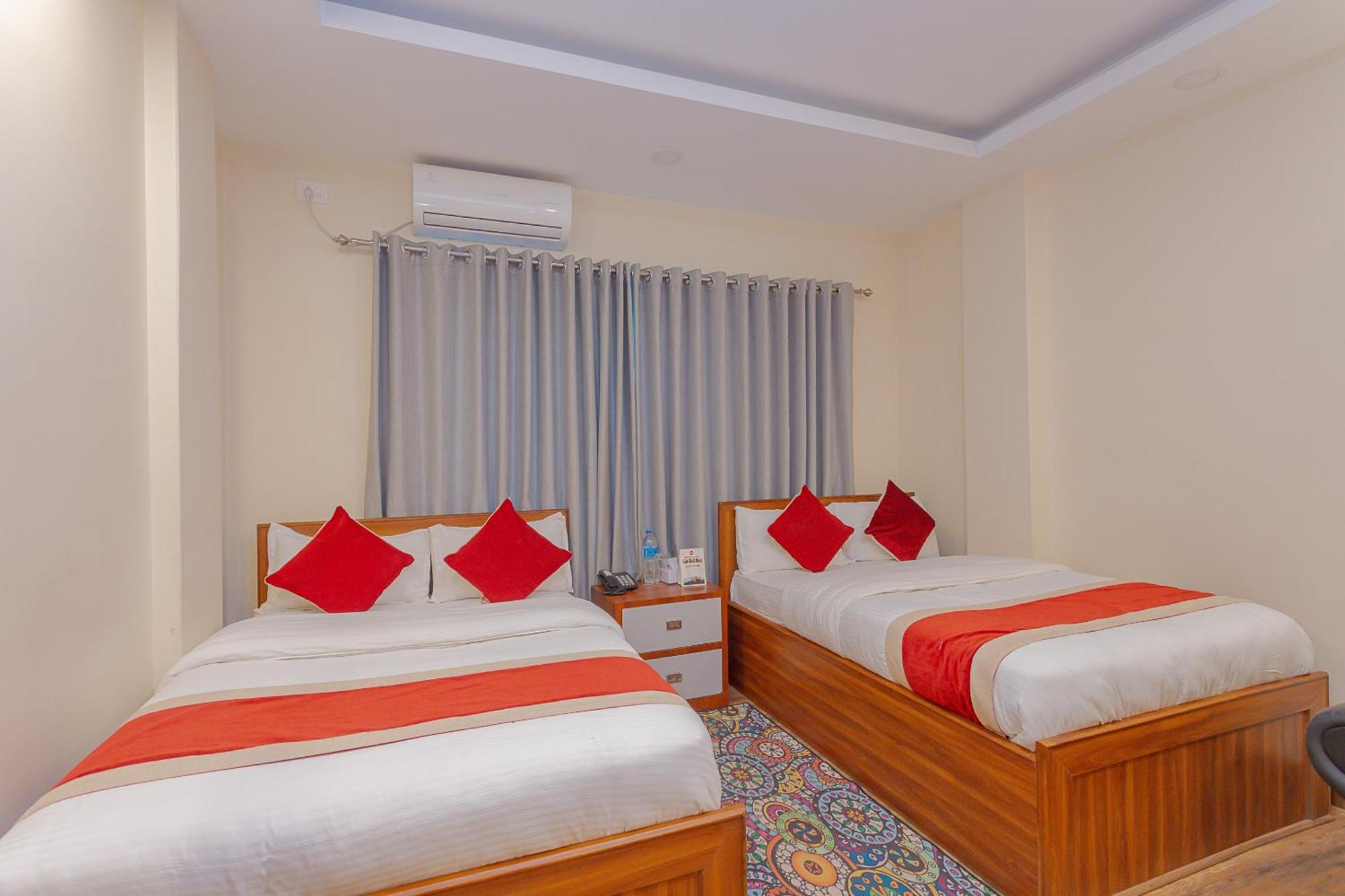 Oyo 799 Hotel Tik Tok Pvt Ltd. Kathmandu Buitenkant foto