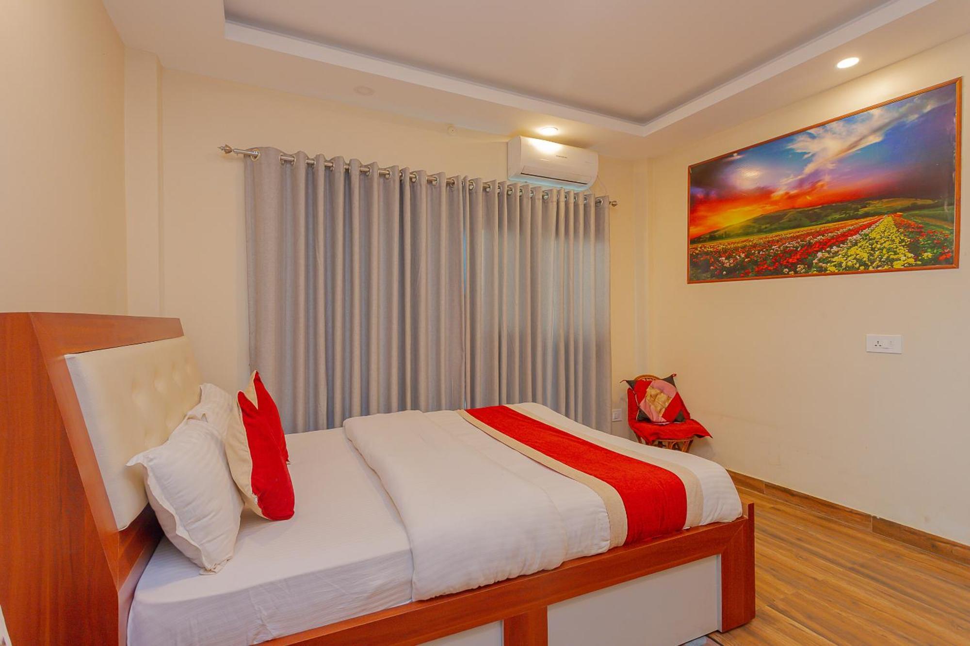 Oyo 799 Hotel Tik Tok Pvt Ltd. Kathmandu Buitenkant foto