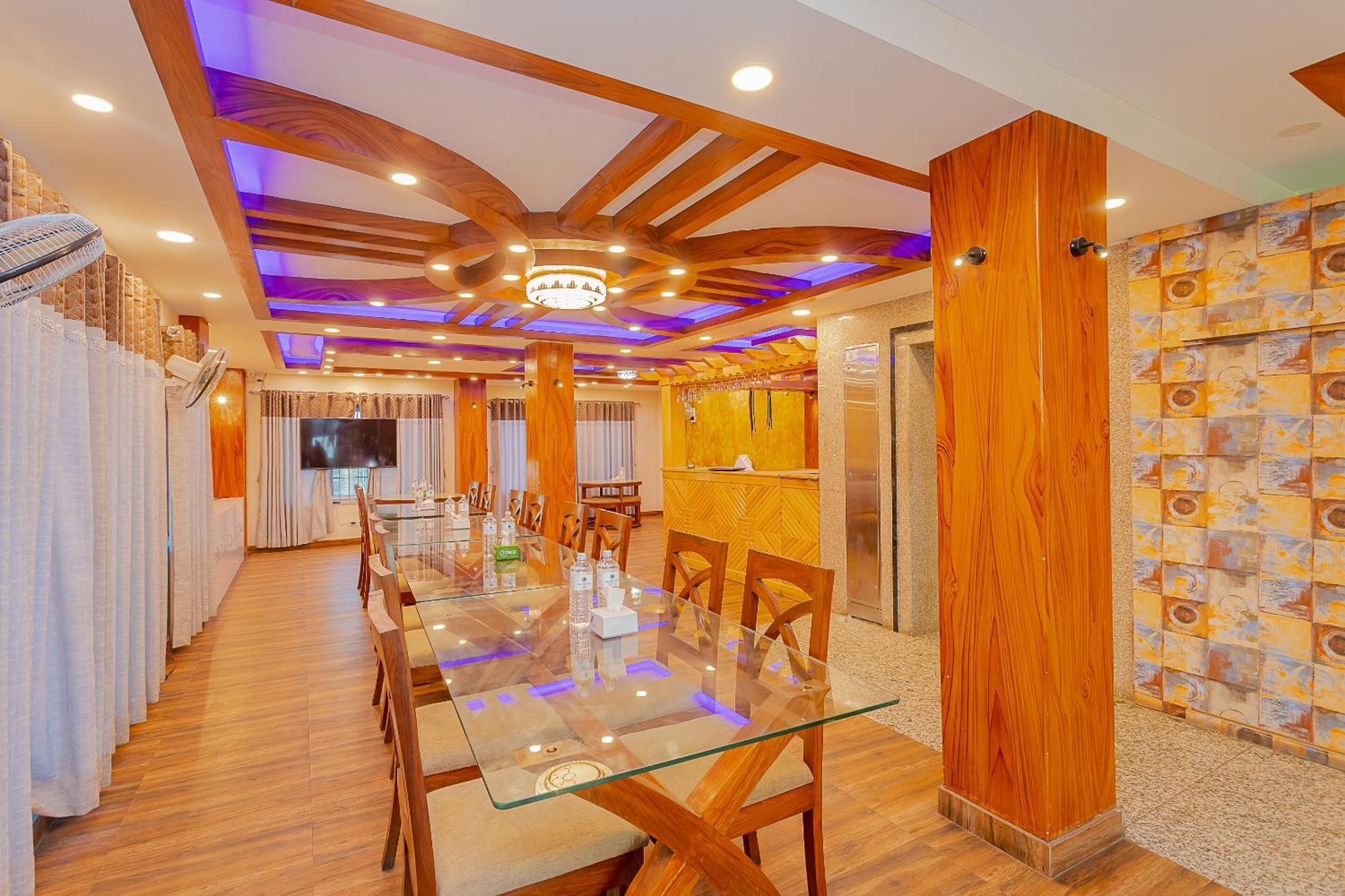 Oyo 799 Hotel Tik Tok Pvt Ltd. Kathmandu Buitenkant foto