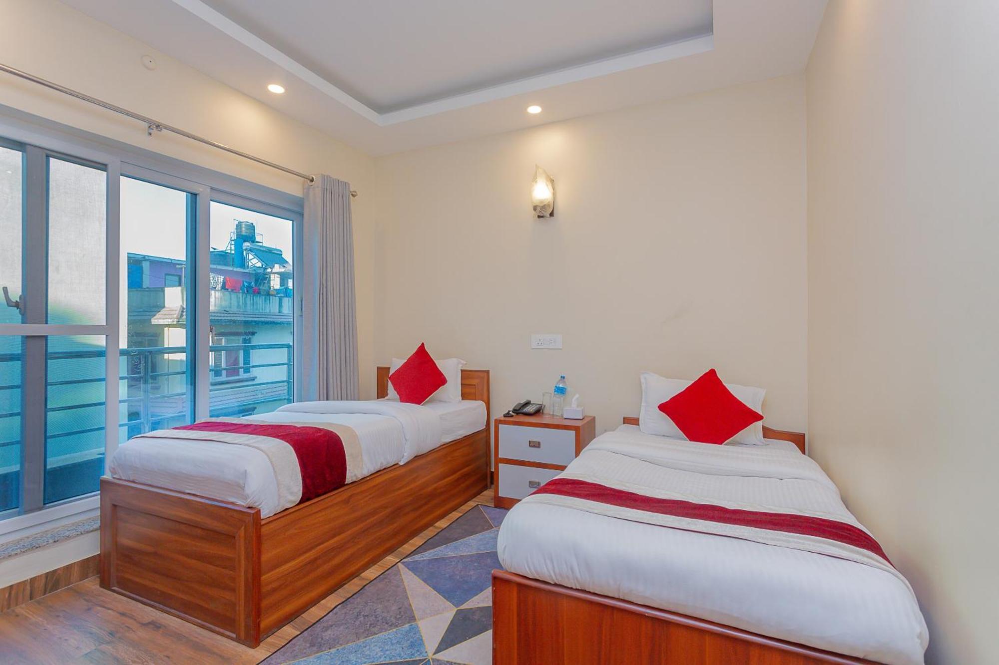 Oyo 799 Hotel Tik Tok Pvt Ltd. Kathmandu Buitenkant foto