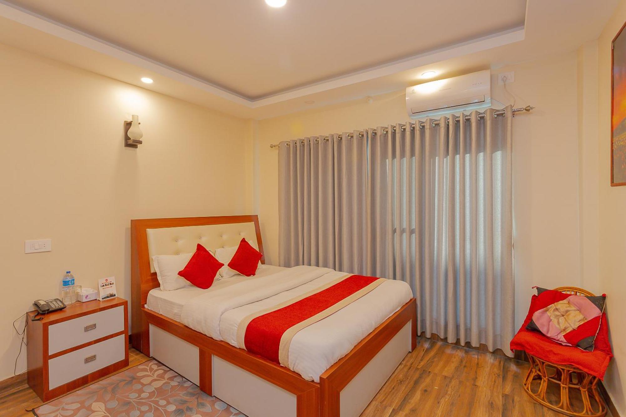 Oyo 799 Hotel Tik Tok Pvt Ltd. Kathmandu Buitenkant foto