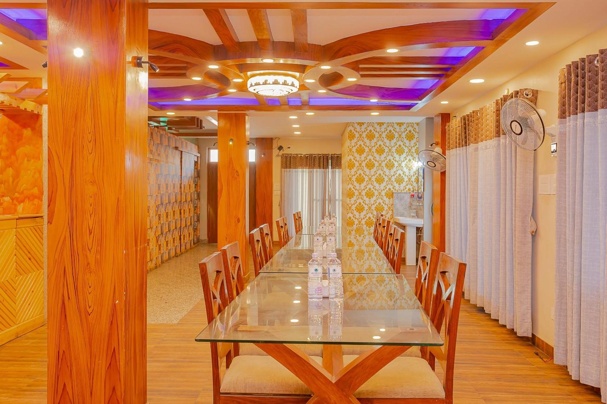 Oyo 799 Hotel Tik Tok Pvt Ltd. Kathmandu Buitenkant foto