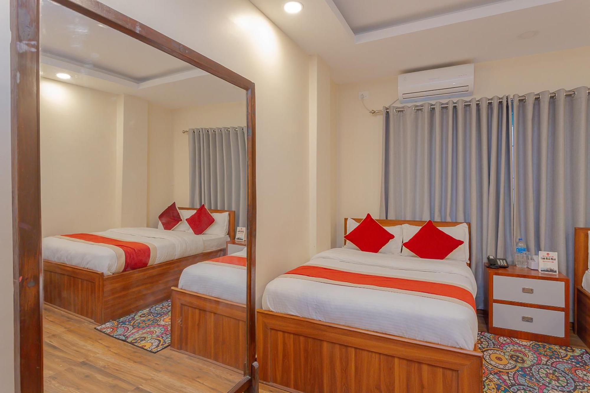 Oyo 799 Hotel Tik Tok Pvt Ltd. Kathmandu Buitenkant foto